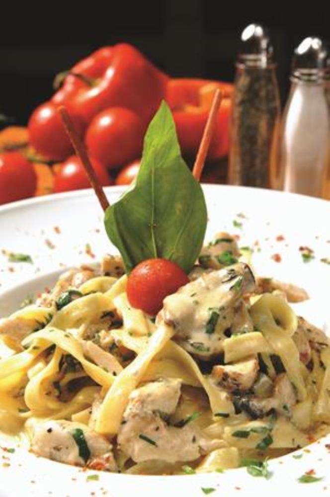 FETTUCINE CON POLLO